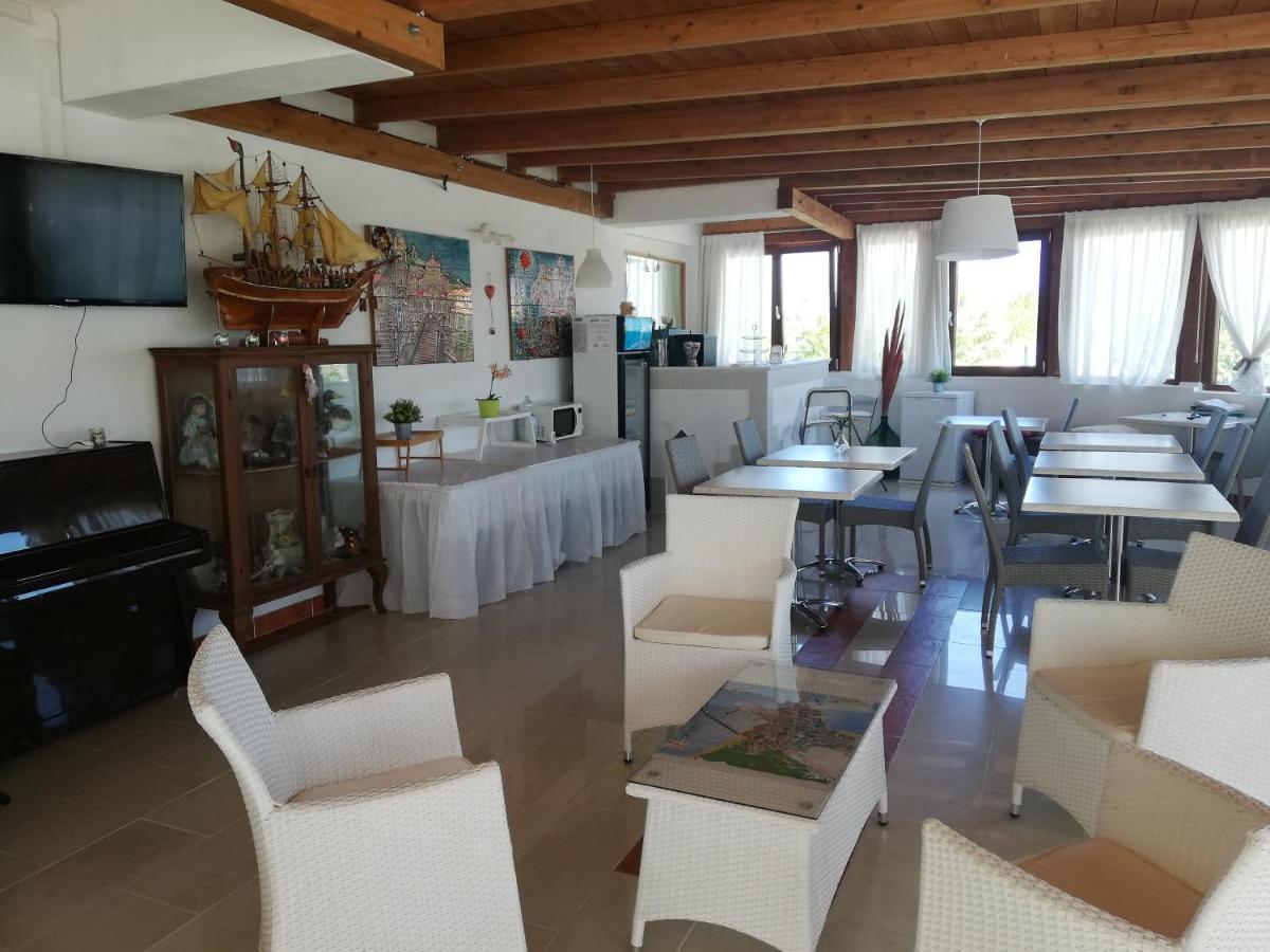 B&B Palazzo Manfredi Vieste, Fronte Mare Con Parcheggio Εξωτερικό φωτογραφία