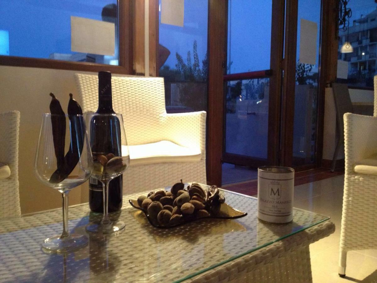 B&B Palazzo Manfredi Vieste, Fronte Mare Con Parcheggio Εξωτερικό φωτογραφία