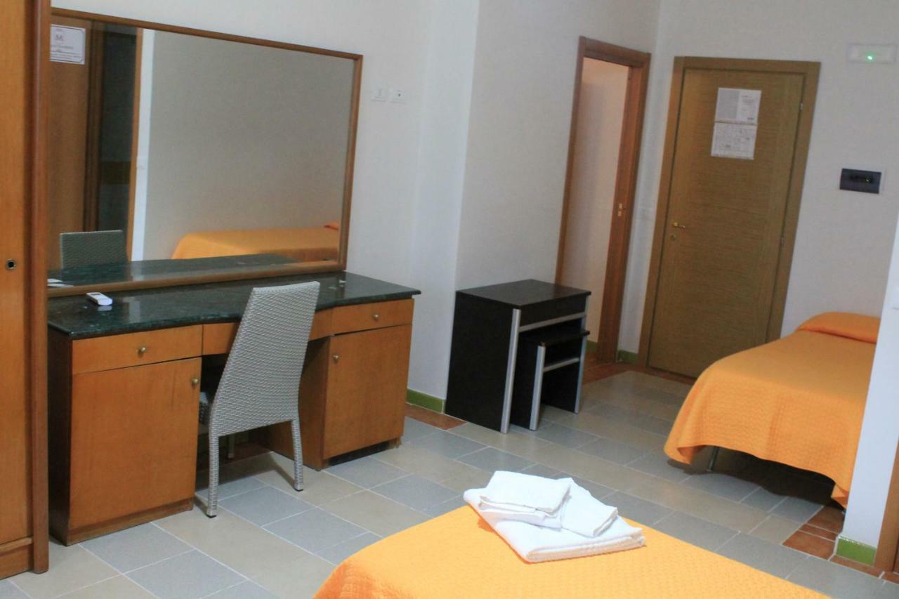B&B Palazzo Manfredi Vieste, Fronte Mare Con Parcheggio Εξωτερικό φωτογραφία